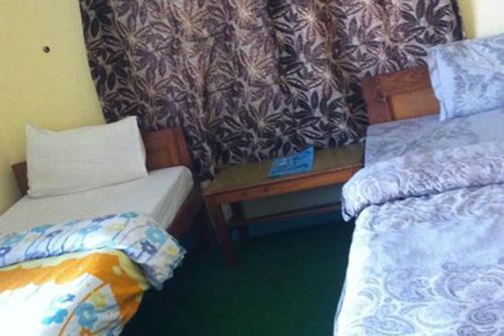 Room 8 of 9