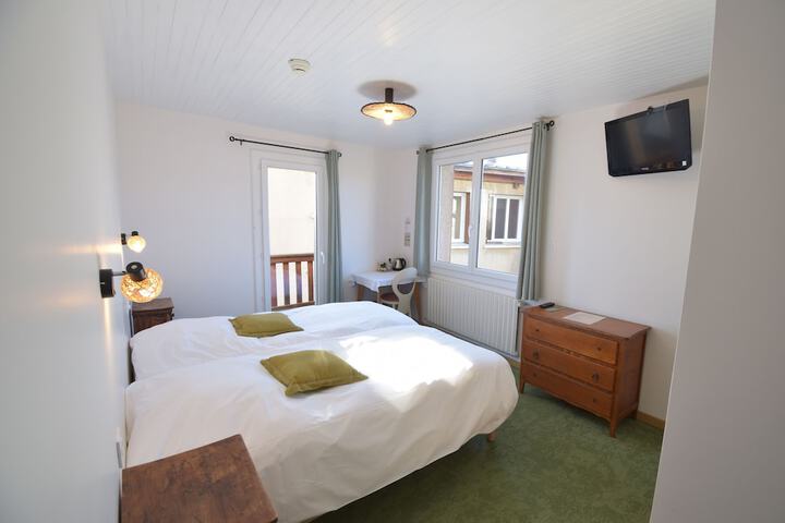 Room 8 of 52