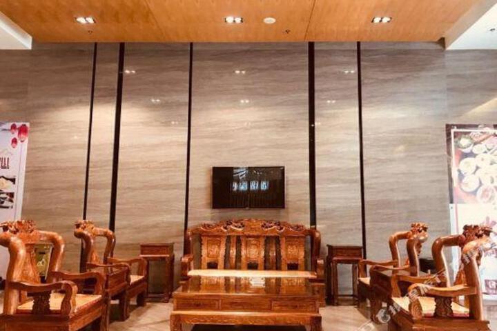 Xingcheng Hotel (Heyuan Railway Station Branch)