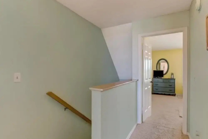 Room 11 of 24