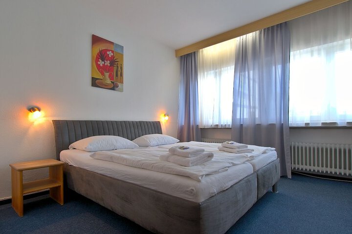 Room 25 of 46