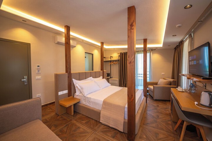 Room 49 of 95