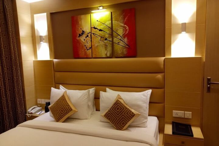 Room 6 of 67