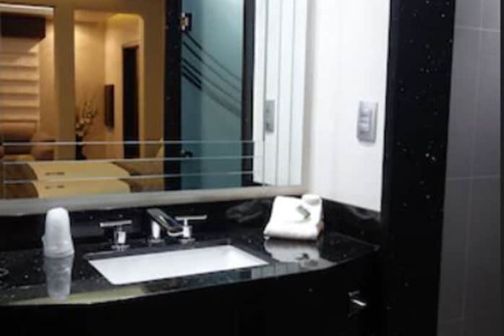Room 15 of 21