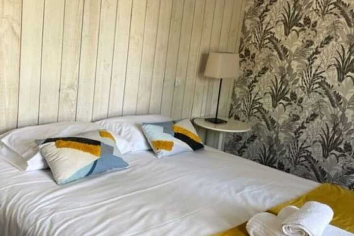 Room 3 of 33