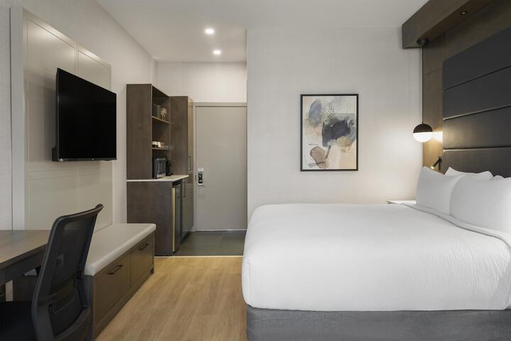 Room 22 of 61