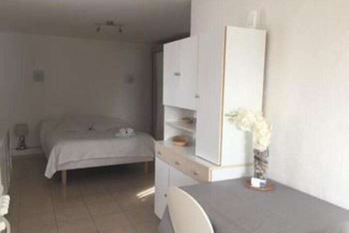 Room 17 of 60