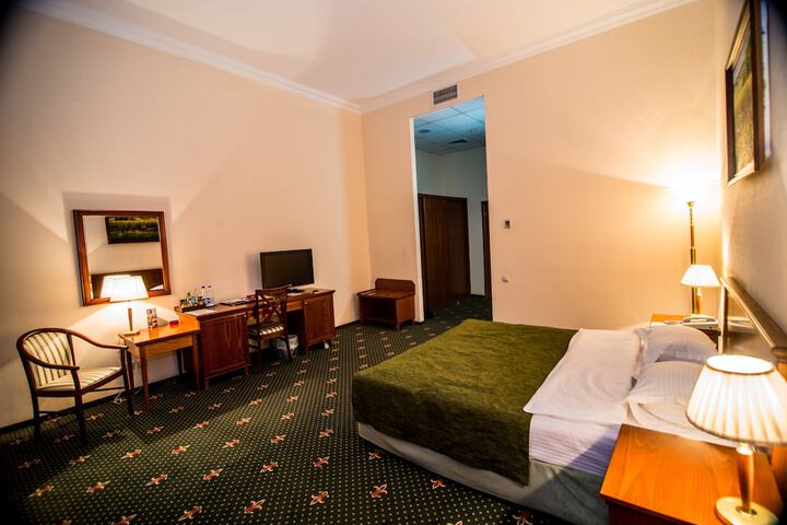 Room 3 of 36