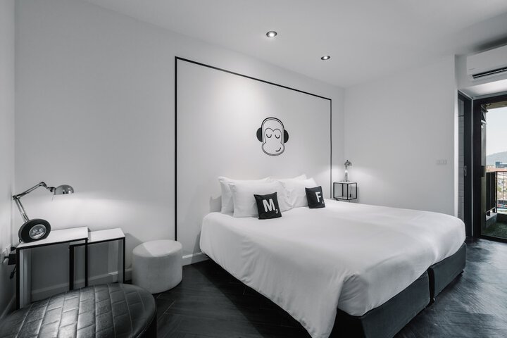 Room 10 of 51