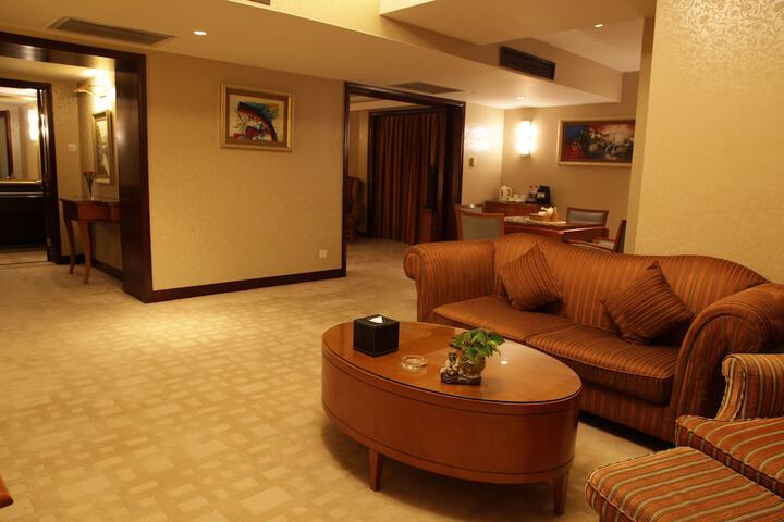 Room 26 of 144