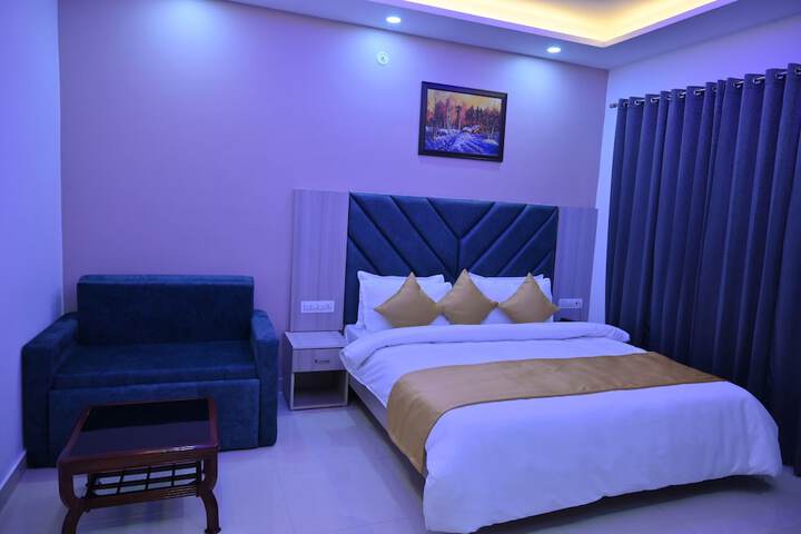 Room 6 of 17