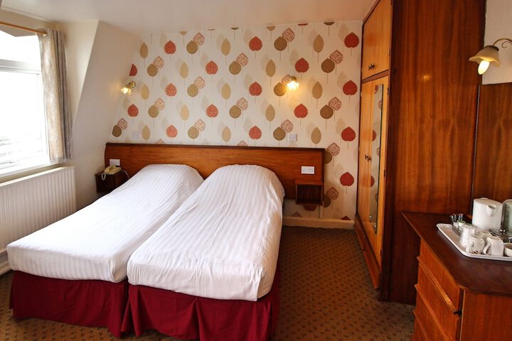 Room 34 of 62