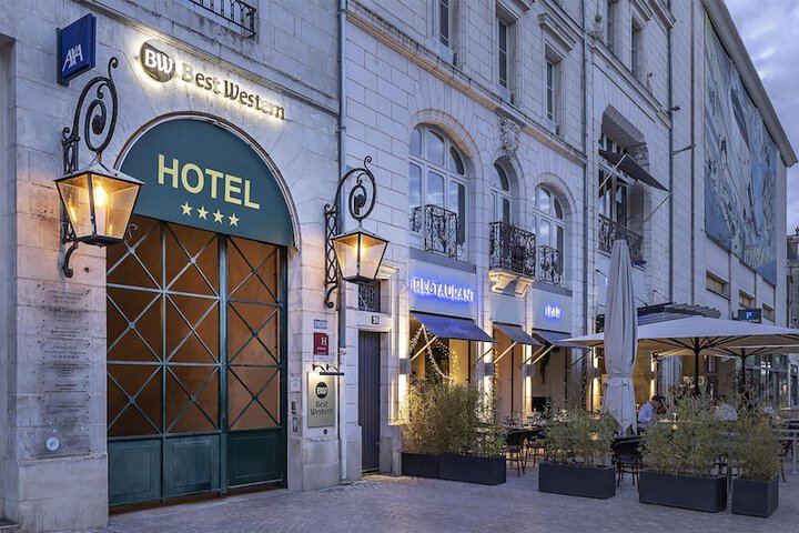 Hotel 37 of 38
