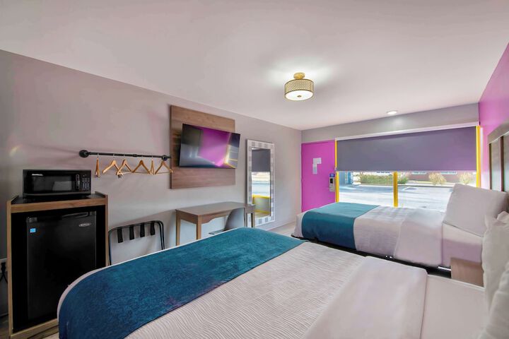 Room 13 of 36