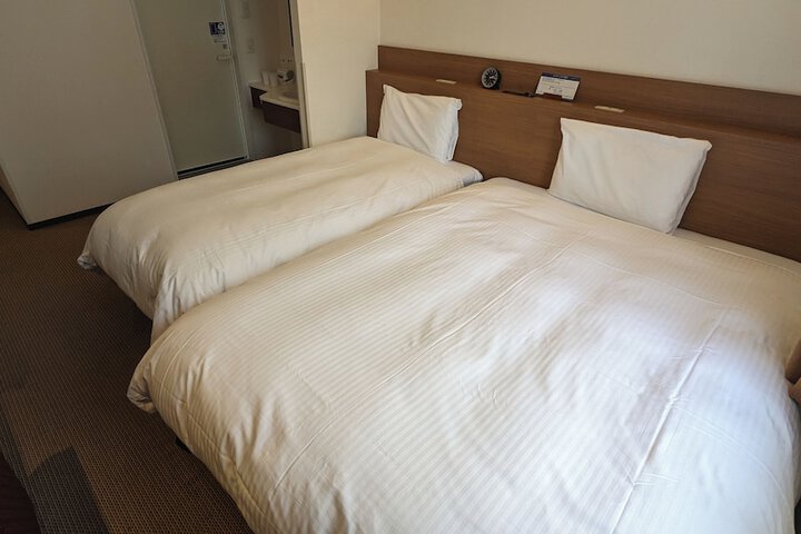 Room 7 of 72