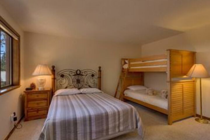 Room 12 of 33