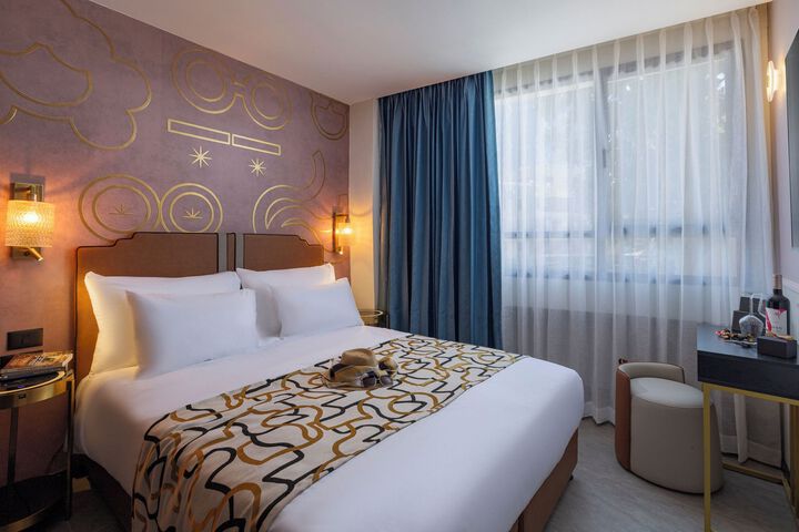 Room 16 of 24