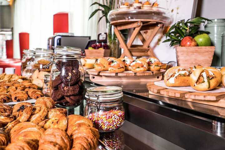 Breakfast area