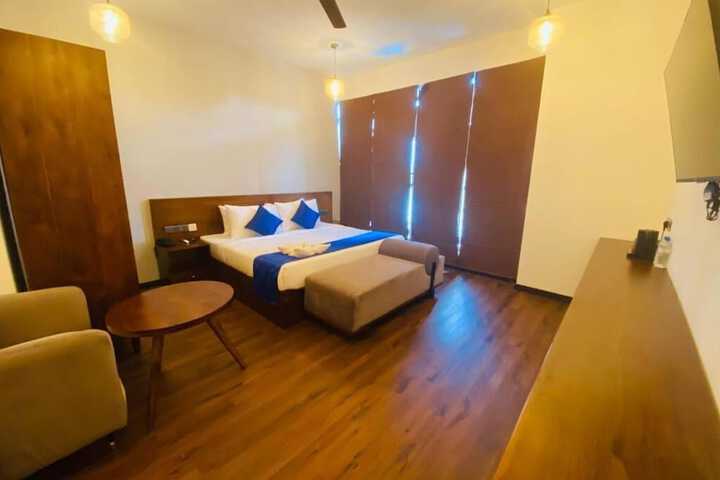 Room 12 of 28