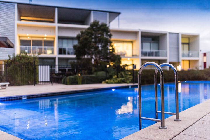 Pool 92 of 125