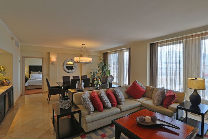Room 4 of 165