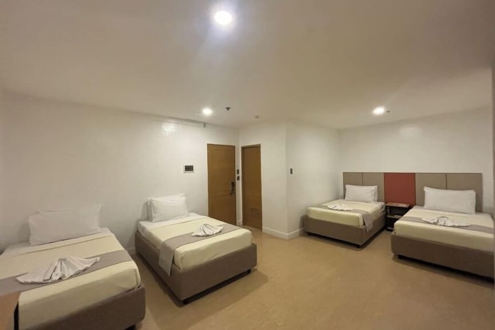 Room 6 of 21