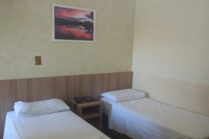 Room 4 of 11