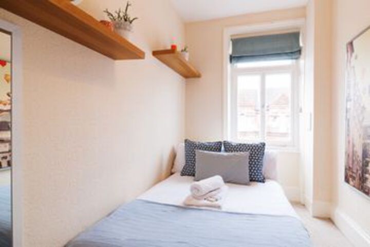 Room 2 of 9