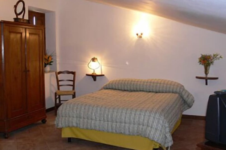 Room 4 of 46