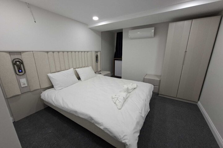 Room 17 of 21