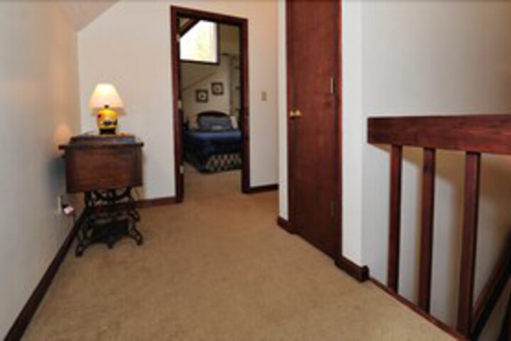Room 27 of 34