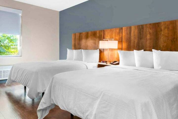 Standard Studio 1 Queen Bed (13 of 26)