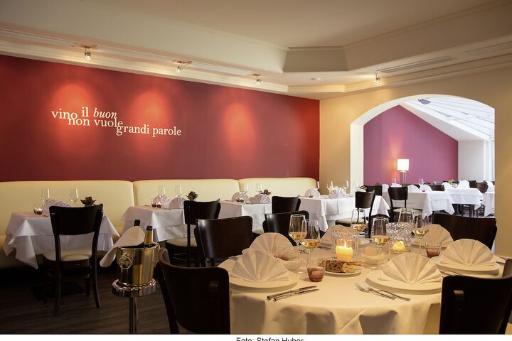 Dining 49 of 60