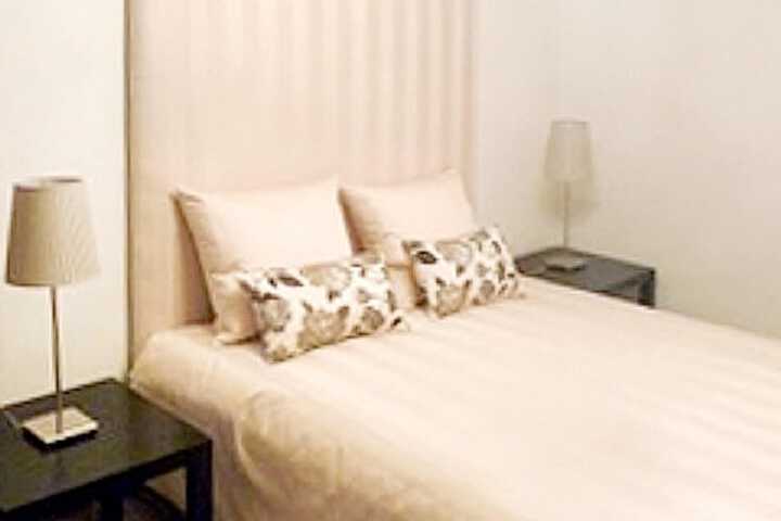 Room 2 of 10