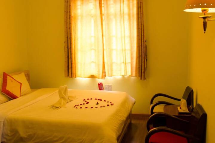 Room 5 of 16