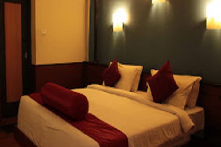 Room 5 of 13