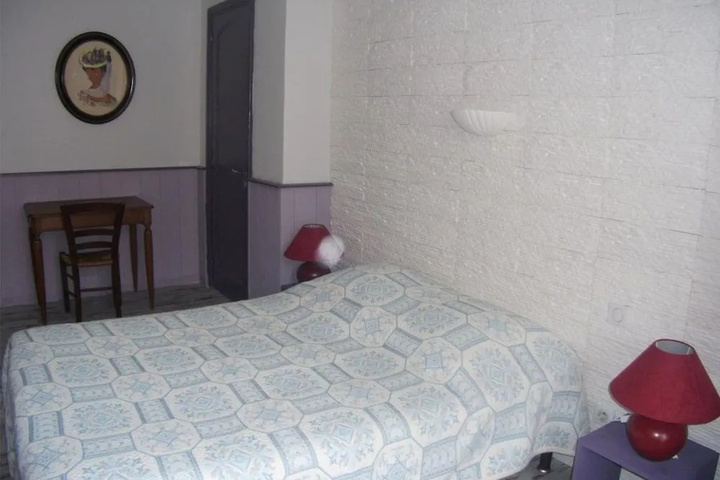 Room 5 of 18