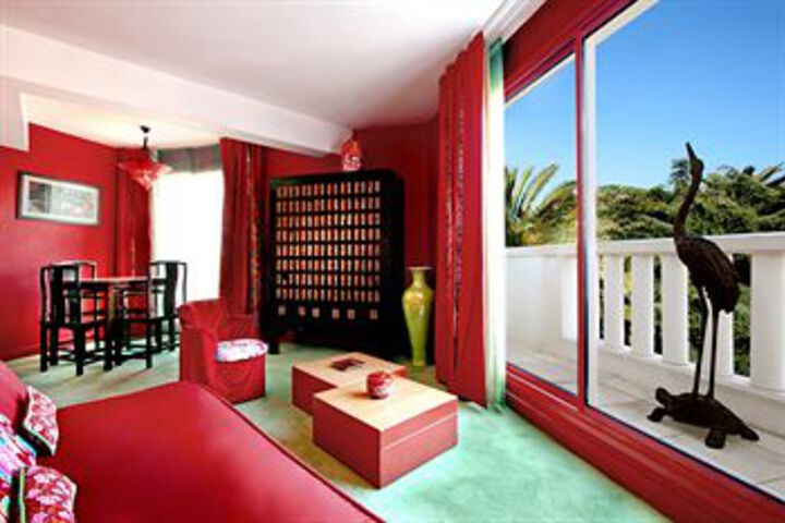 Room 17 of 28