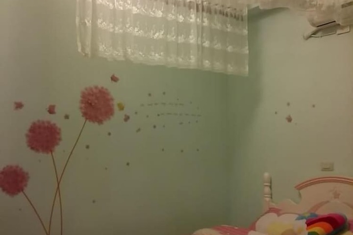 Room 27 of 69