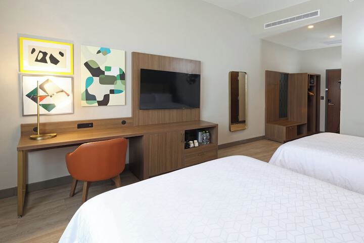 Room 15 of 110