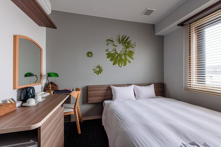 Room 44 of 114