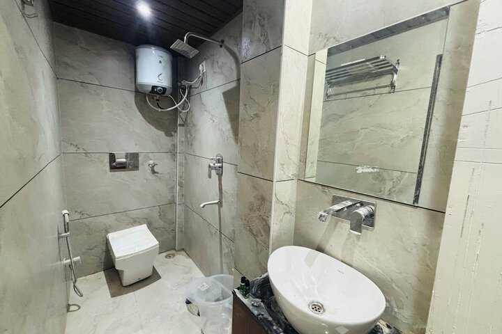 Room 11 of 26