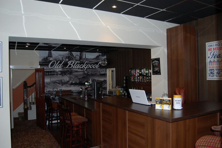 Lounge 29 of 45