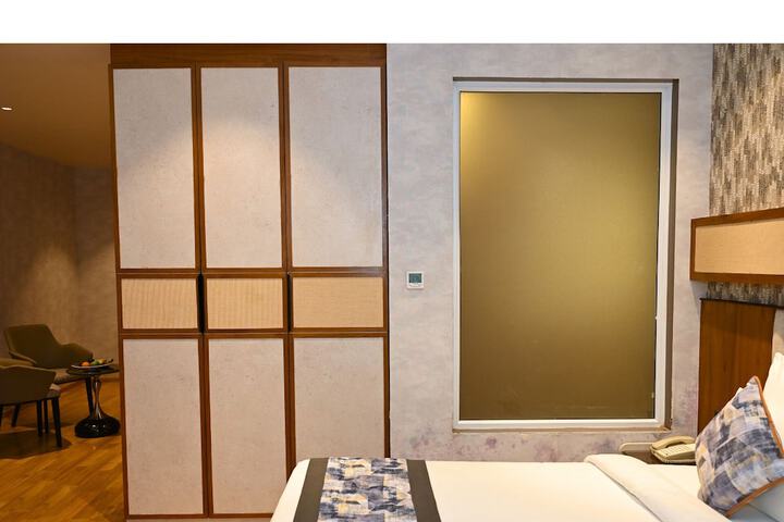 Room 14 of 87