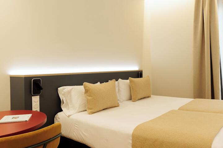 Room 28 of 78