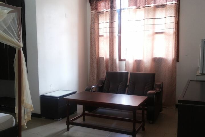 Room 13 of 81