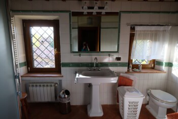 Room 3 of 40