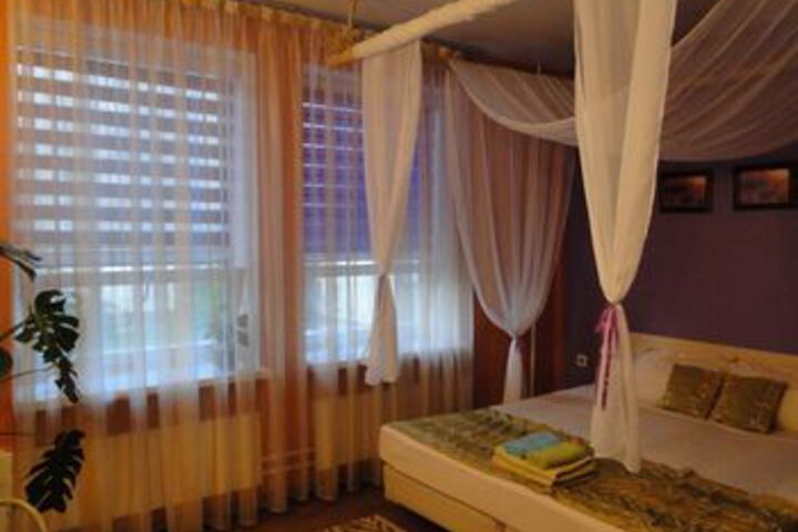 Room 47 of 103