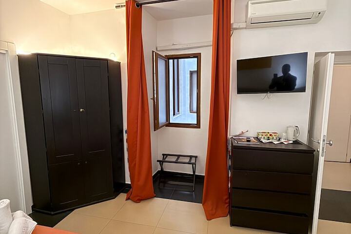 Room 48 of 70