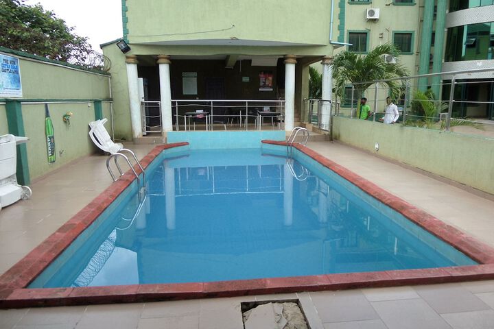 Pool 18 of 26